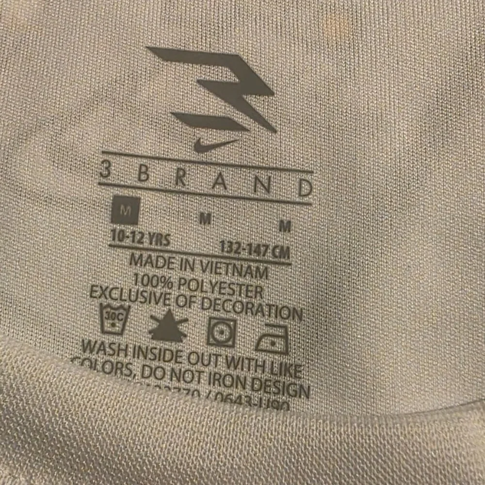 Nike Boys’ Short Sleeve – Size M (10/12) - Picture 3 of 3